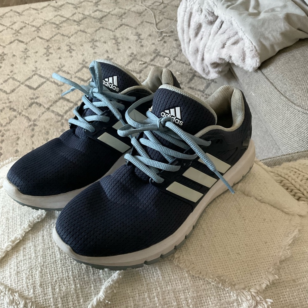 Adidas cloudfoam size 8, barely worn. Navy